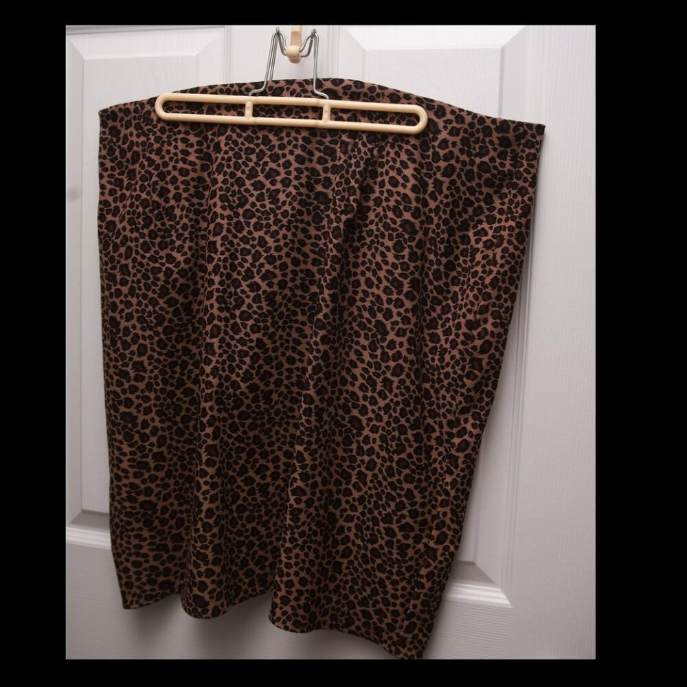 Vintage leopard print skirt